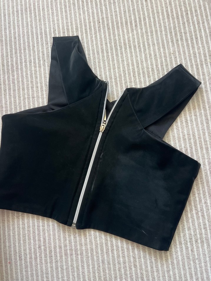 Siyah Fermuarlı Straplez Crop Top - Görsel 2