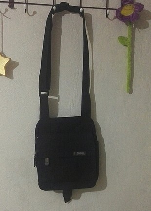 siyah spor çanta