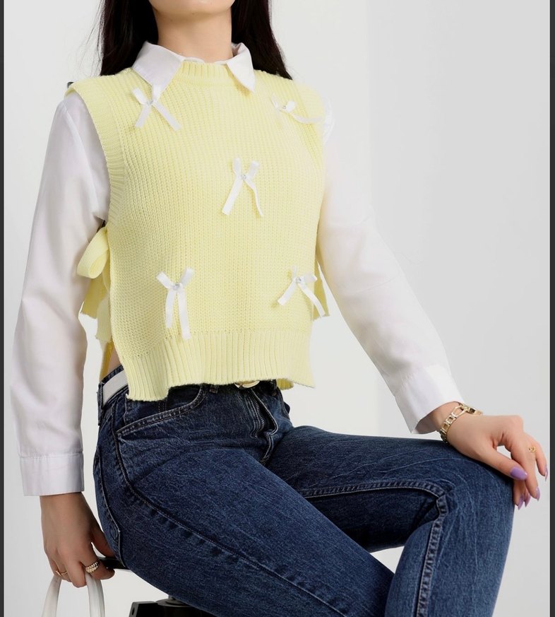 Sarı Nakışlı Triko Kolsuz Süveter - Görsel 3