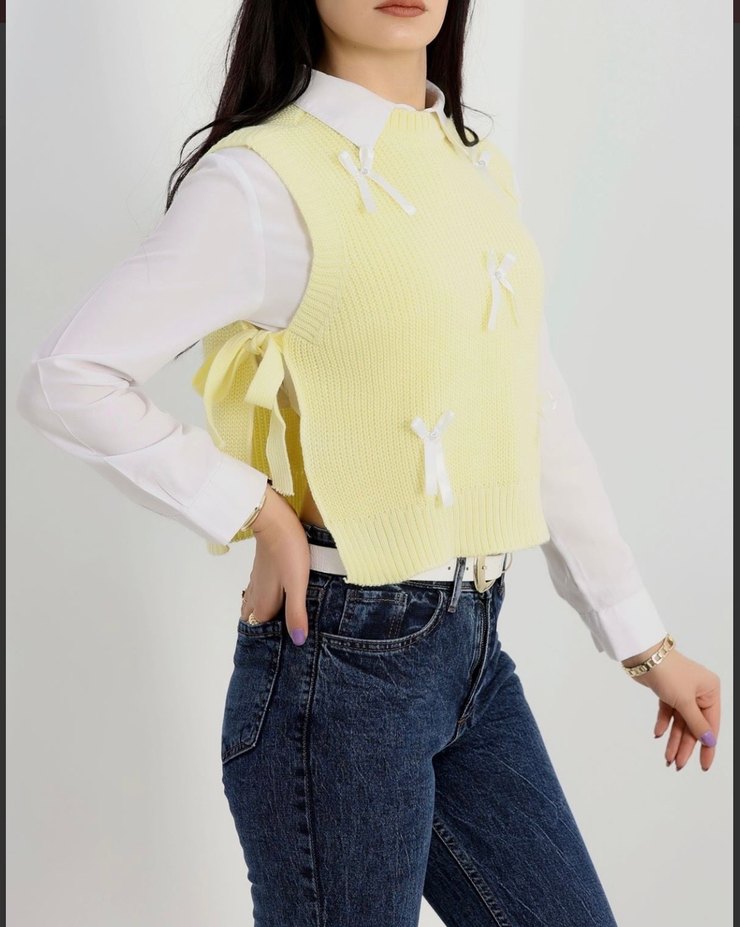 Sarı Nakışlı Triko Kolsuz Süveter - Görsel 2