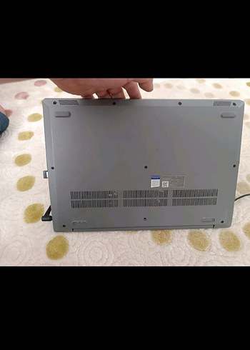 Beden Renk Lenovo IdeaPad 3 Laptop Dizüstü Bilgisayar