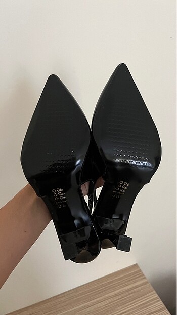Siyah topuklu ayakkabı - Görsel 6