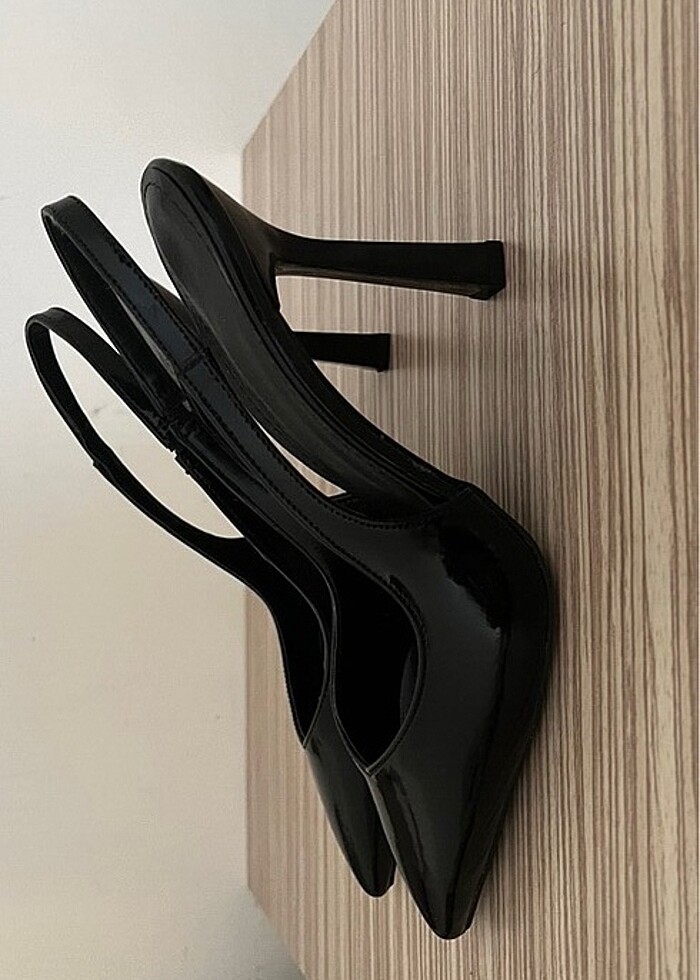 Siyah topuklu ayakkabı - Görsel 3