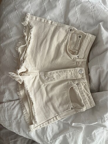 Stradivarius Krem Kot Denim Şort
