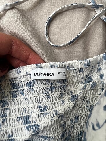 xs Beden Bershka Çiçek Desenli Crop