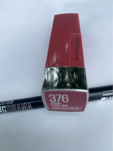  Beden Maybellıne 376 ruj ve göz kalemi