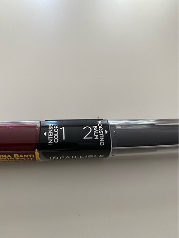  Beden 215 numara Loreal Paris ruj 24 saat kalıcı