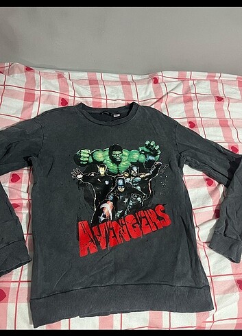 sweatshirt