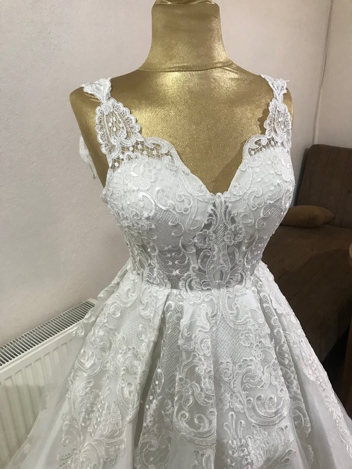 V Yaka A Kesim Uzun Gelinlik - Görsel 3