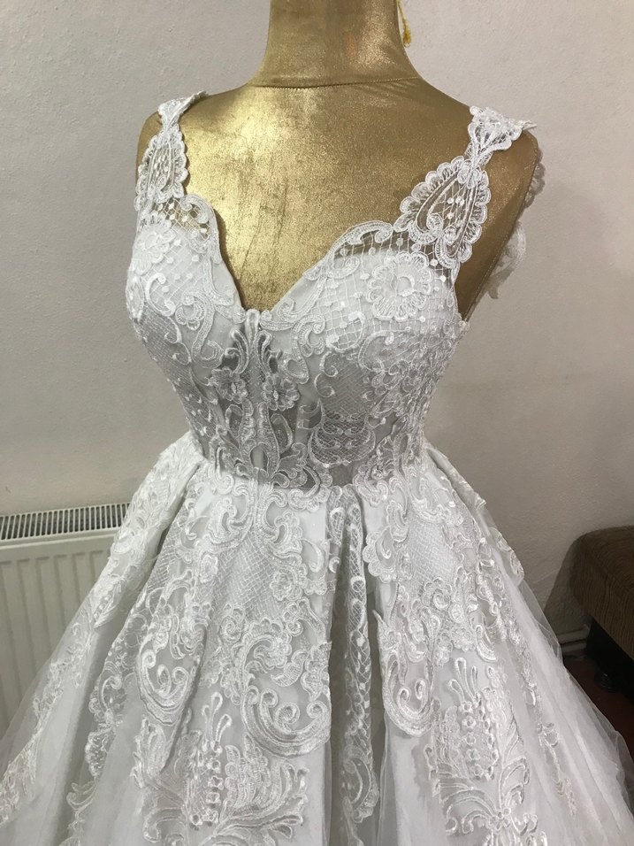 V Yaka A Kesim Uzun Gelinlik - Görsel 2