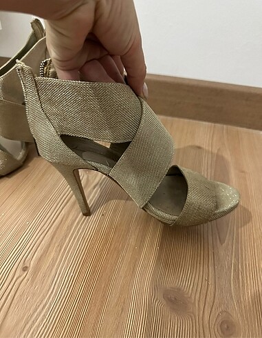 37 Beden Zara topuklu sandalet gold simli