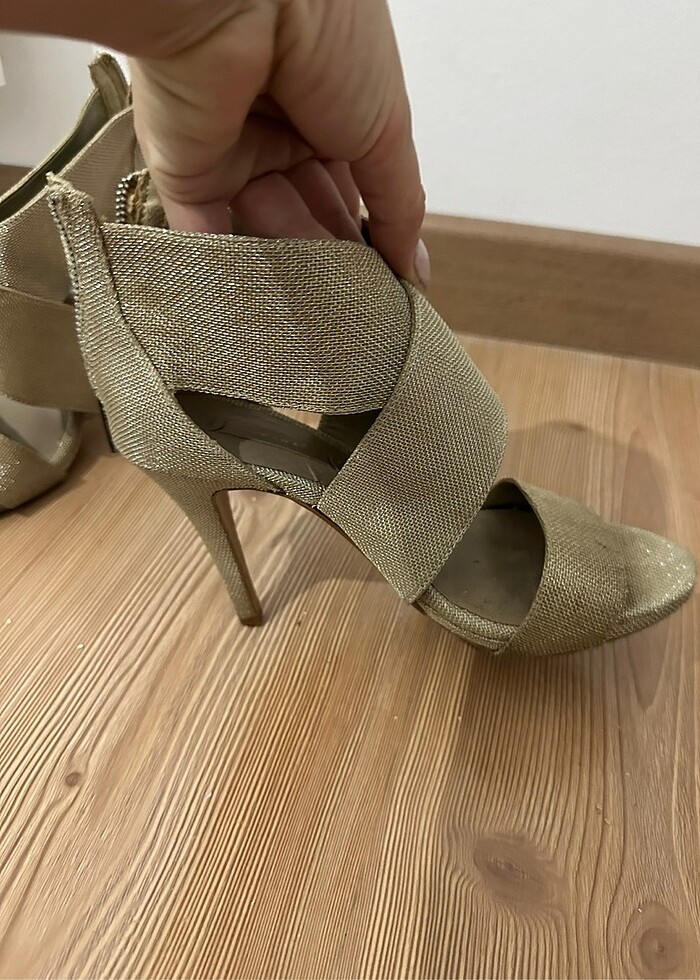 Zara topuklu sandalet gold simli - Görsel 3