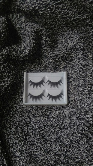 Takma Kirpik ( False Eyelashes ) 