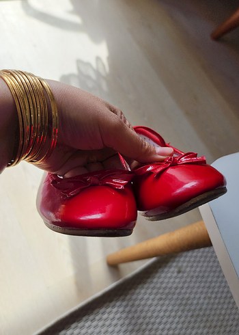 Kız Çocuk Klasik Kırmızı Fiyonklu Babet - Görsel 3