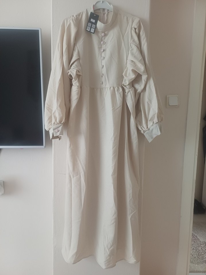 Düğmeli Beyaz Uzun Keten Elbise - Görsel 2