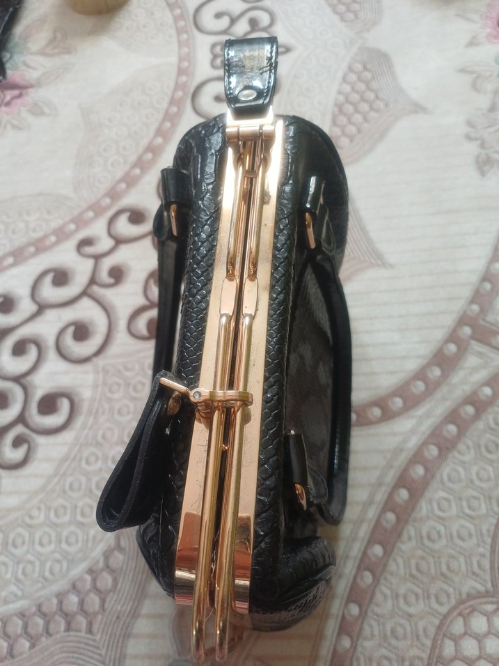 Siyah Parlak Yılan Desenli Deri Kadın Çanta - Görsel 2