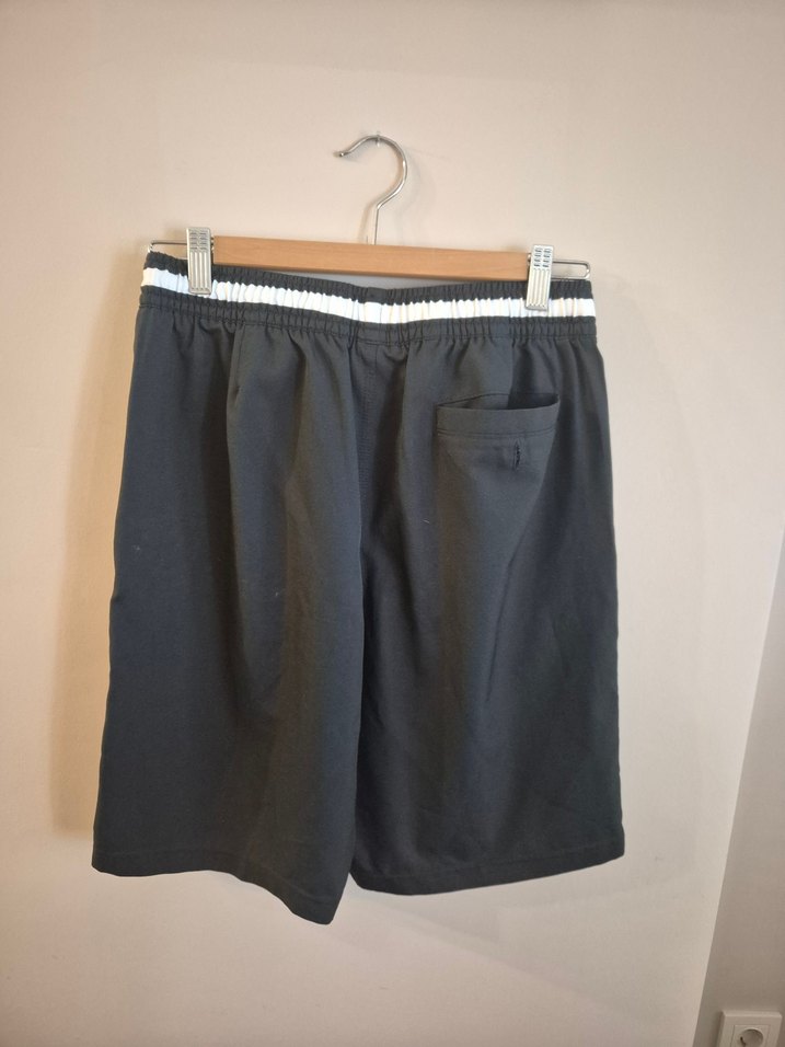 Siyah Bel Bantlı Spor Şortu - Görsel 3