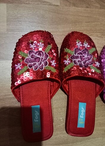 33 Beden Pembe ve kırmızı terlik 