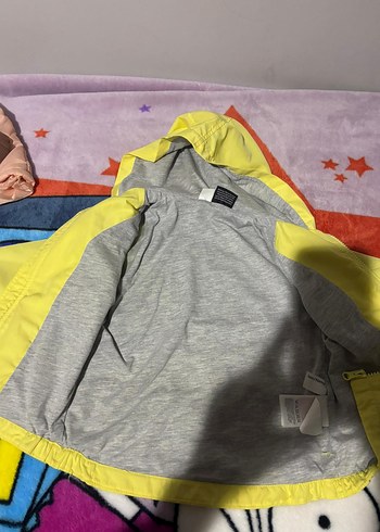 Kapşonlu Erkek Çocuk Sarı Yağmurluk - Görsel 2