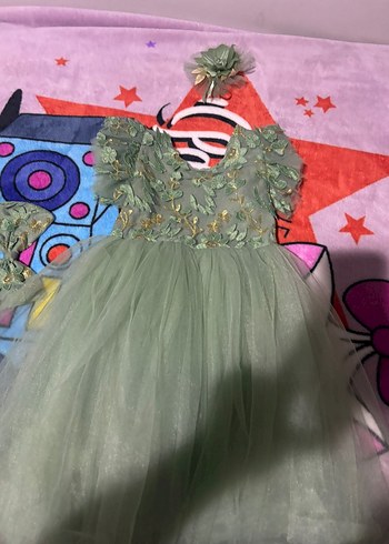 Yeşil Nakışlı ve Fırfırlı Kız Çocuk Elbisesi - Görsel 3