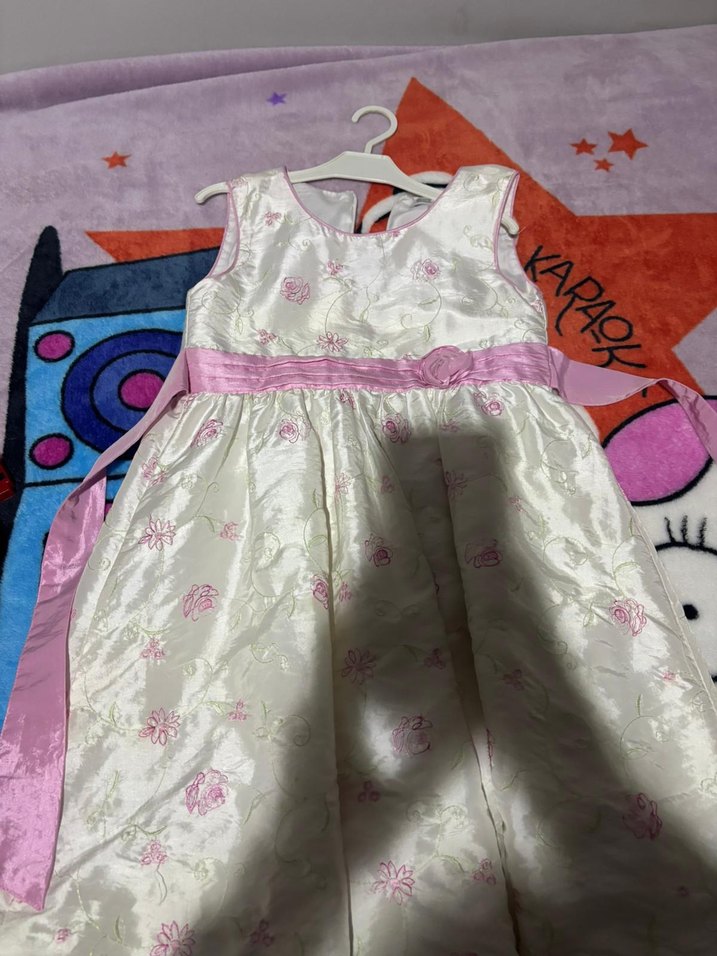 Kız Çocuk Beyaz V Yaka Pileli Elbise - Görsel 4