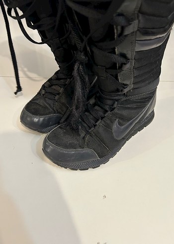 38 Beden Nike Kadın Siyah Spor Bot