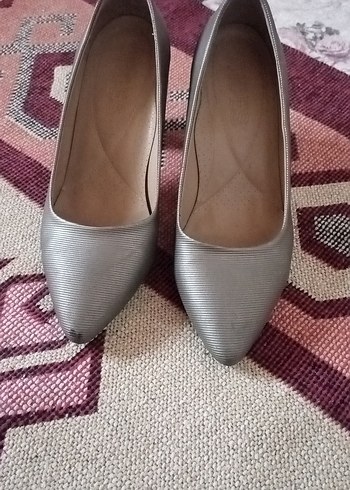 Diğer Diger Beyaz Kadın Pliseli Blok Topuklu Stiletto