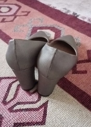 39 Beden Diger Beyaz Kadın Pliseli Blok Topuklu Stiletto