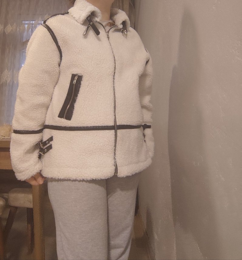 Peluş Toka Kemer Detaylı Beyaz Kadın Ceket - Görsel 2