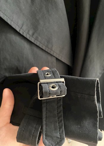 l Beden siyah Renk Bershka Siyah Kemerli Mini Trençkot