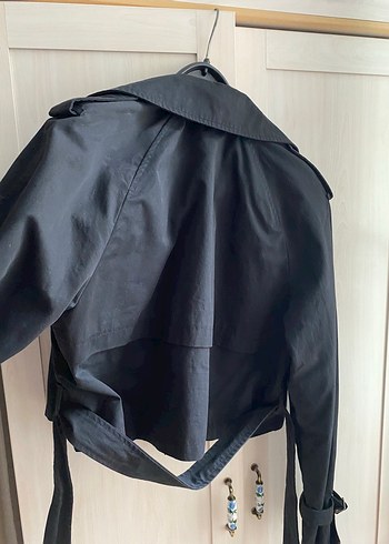 Bershka Bershka Siyah Kemerli Mini Trençkot