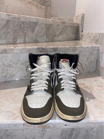Travis scott Jordan 1