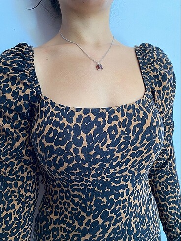Leopar desenli elbise