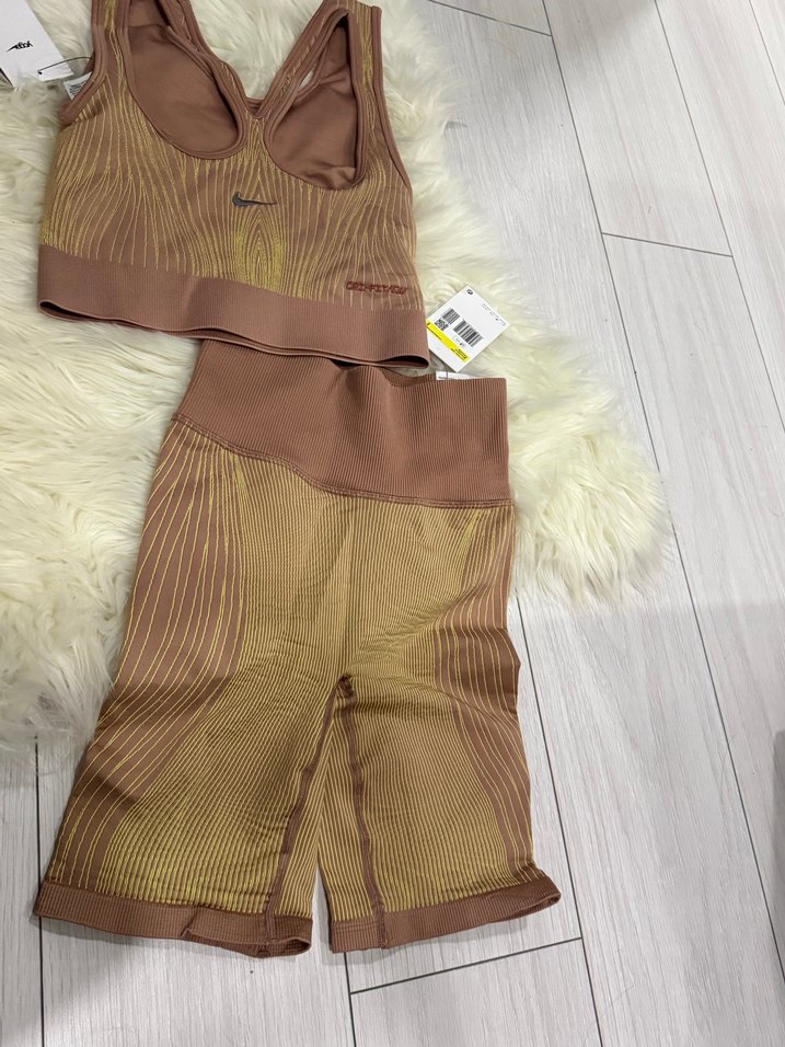 Nike Orijinal Etiketli Spor Sütyeni & Şort Takım - Görsel 4