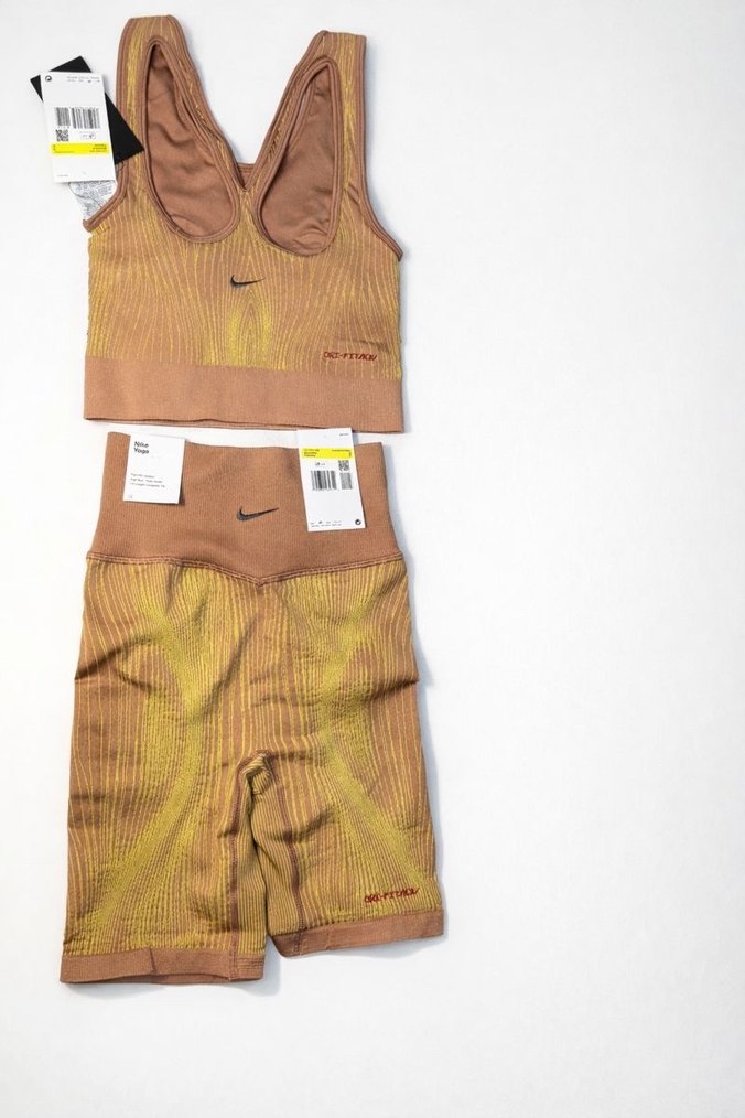 Nike Orijinal Etiketli Spor Sütyeni & Şort Takım - Görsel 2