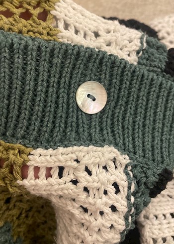 Desenli Renkli Kısa Kollu Triko Hırka - Görsel 3