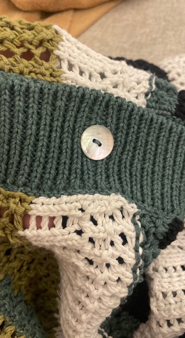 Desenli Renkli Kısa Kollu Triko Hırka - Görsel 3