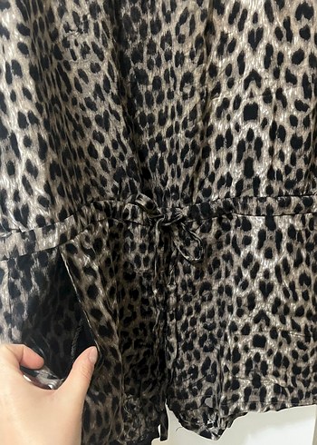 Kadın Gri Leopar Desenli Kolsuz Tulum - Görsel 2