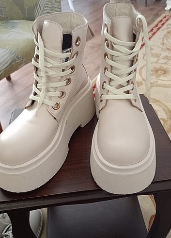 ELLE MARKA KADIN DERİ BOT