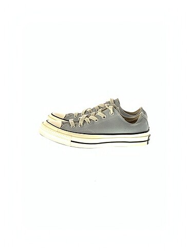 Converse Spor Ayakkabı %70 İndirimli.