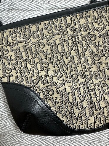 Stradivarius Kol çantası