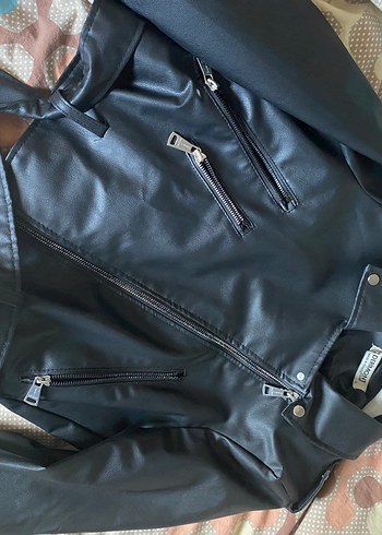 Siyah Deri Biker Ceket Fermuarlı