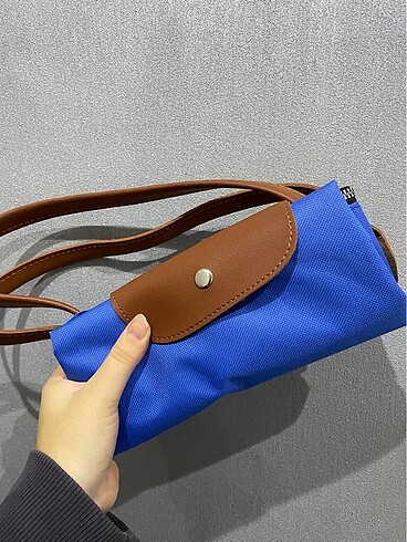 SAKS MAVİSİ LONGCHAMP BOYUTU 2. Görselde