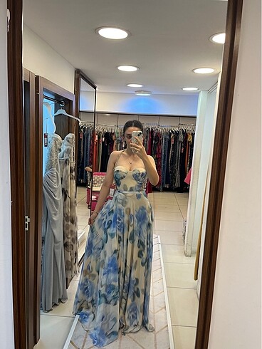 Mavi çiçekli abiye