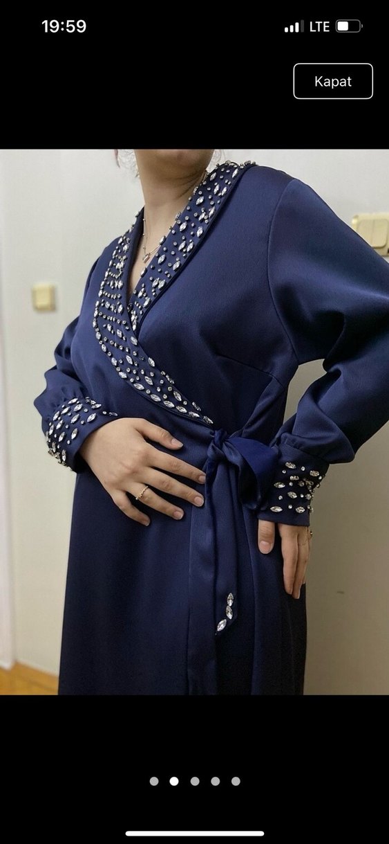 İnci İşlemeli Lacivert Uzun Abiye Elbise - Görsel 2