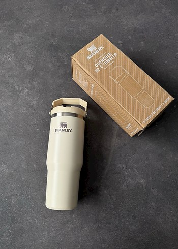 Stanley Quencher 1,18L Pipetli Termos - Görsel 11