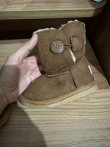 Ugg çocuk ayakkabısı