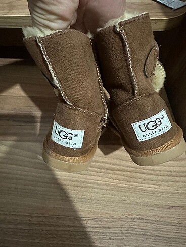 Ugg Ugg çocuk ayakkabısı