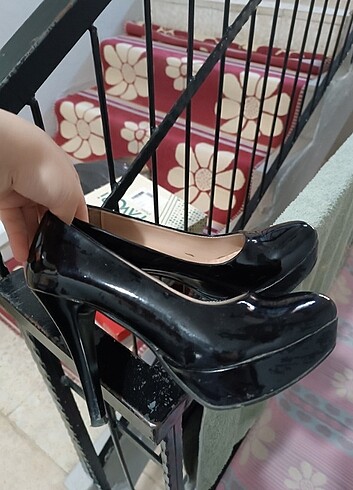 Stiletto topuklu ayakkabı 