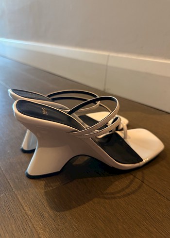 38 Beden MNG Beyaz Topuklu Minimalist Kadın Sandalet